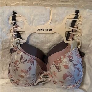 Anne Klein Floral and Solid Bra Set